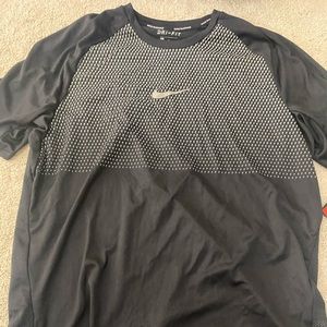 Men’s Nike dryfit shirt
